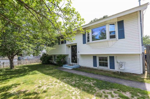4 Woodgate St, Nashua, NH 03063-3653