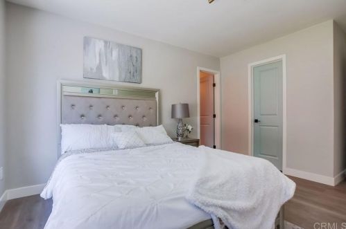 1461 Darwin Dr, Oceanside CA  92056-3042 exterior