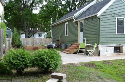835 Juno Ave, Saint Paul, MN 55102-3821