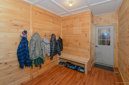 42 Beal St, Norway, ME 04268-5731