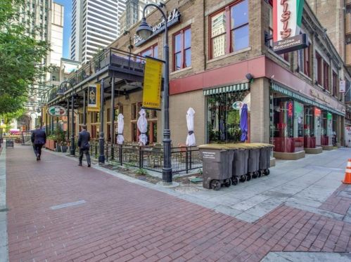1505 Elm St, Dallas TX  75201-3530 exterior