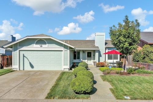 4825 Stoneridge Ct, Fairfield, CA 94534-7407