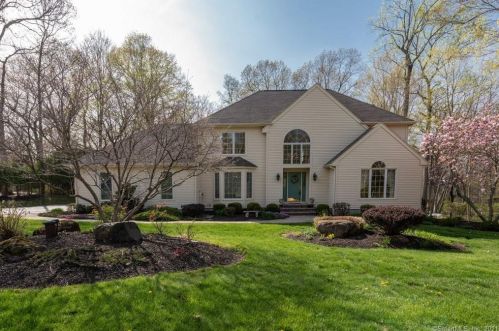 190 Scenic Ct, Cheshire, CT 06410-1858