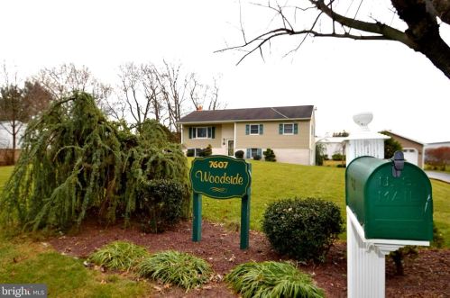 7607 Woodside Ave, Harrisburg, PA 17112-4221