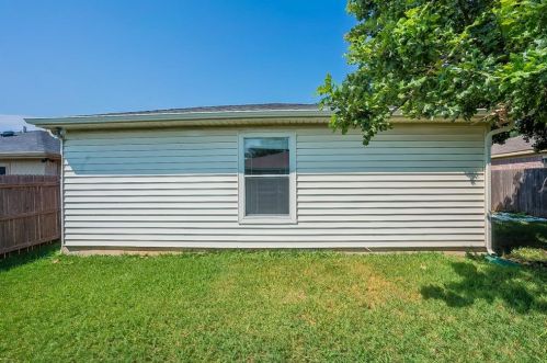 5624 Northfield Dr, Fort Worth TX  76179-3749 exterior