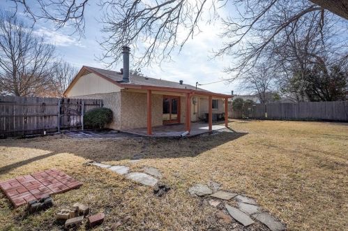 7313 Meadowbrook Dr, Fort Worth TX  76182-6119 exterior