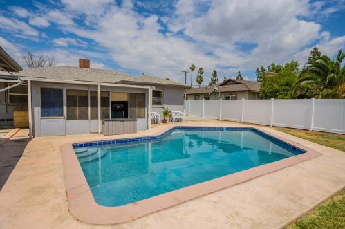 5318 Rochester St, Riverside CA  92504-2136 exterior