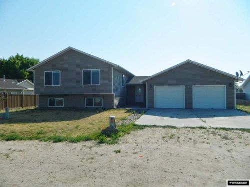 1101 Brownfield Rd, Orin, WY 82633-9118