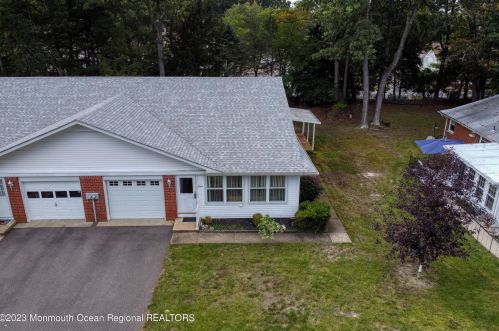 230 Columbine Ave, Lakehurst NJ  08759-3058 exterior