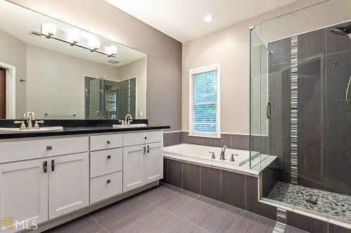 8615 Hope Mews Ct, Atlanta GA  30350-2961 exterior