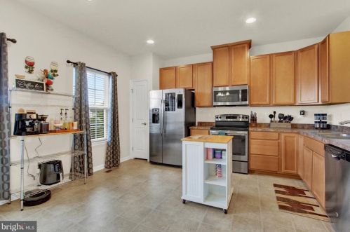 34 Ctr St, Hanover PA 17331-2828 exterior