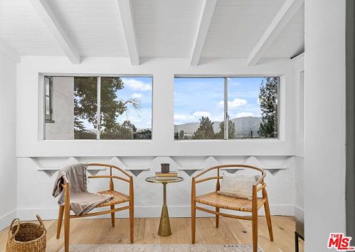 873 Cumberland Rd, Glendale CA  91202-1049 exterior
