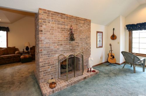 11925 Brookglen Dr, Sandy UT 84092-7149 exterior