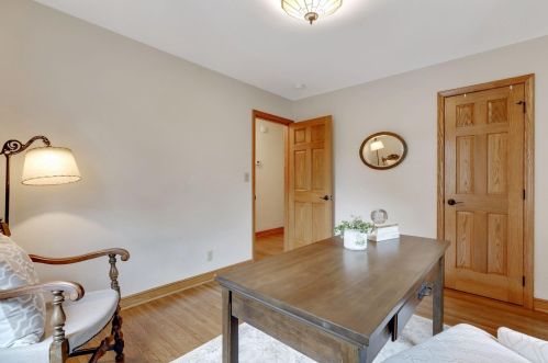 879 Hoyt Ave, Saint Paul MN  55106-1042 exterior