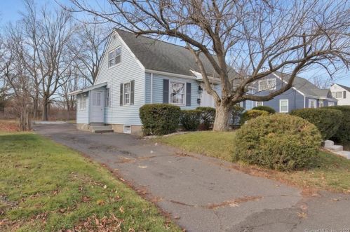 39 Berkley Ave, Southington, CT 06489-3740