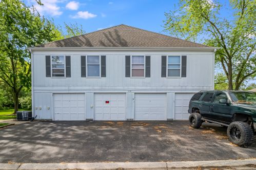416 Manor Ct, Mokena, IL 60451-1630