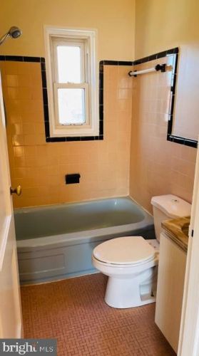 8524 11th Ave, Silver Spring MD 20903-3204 exterior