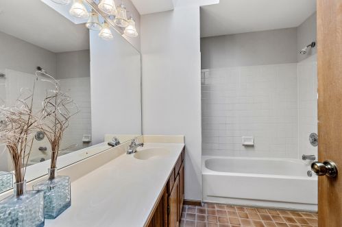 1034 Big Eagle Trl, Carol Stream IL  60188-9154 exterior