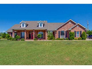 2215 Fox Ln, Blanchard, OK 73010-6623