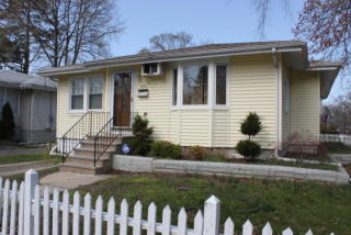 1601 Sunset Ave, Tinton Falls NJ  07712-4871 exterior