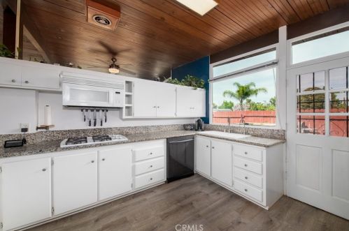 5989 Grand Ave, Riverside CA  92504-1370 exterior