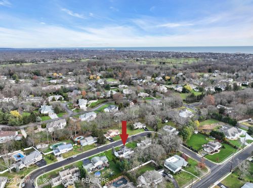 4 Judith Ct, Tinton Falls NJ  07712-4136 exterior