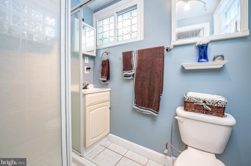 9408 Colesville Rd, Silver Spring MD 20901-4820 exterior