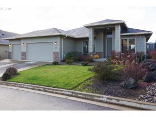 409 Fairway Estates Dr, Sutherlin, OR 97479-8813