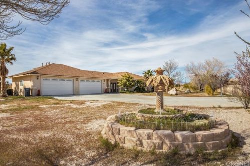 4523 Sunbow Ave, Mojave, CA 93501-7291