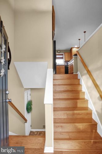 2447 Ellendale Dr, Lancaster, PA 17602-1421