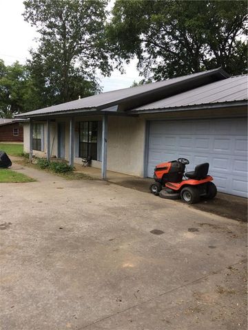 870 6th St, Bates, AR 72958-7028