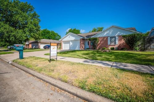 9915 Shell Rock Rd, Morgans Point, TX 77571-4125