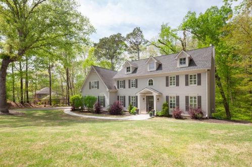 9970 Huntcliff Trce, Atlanta, GA 30350-2700