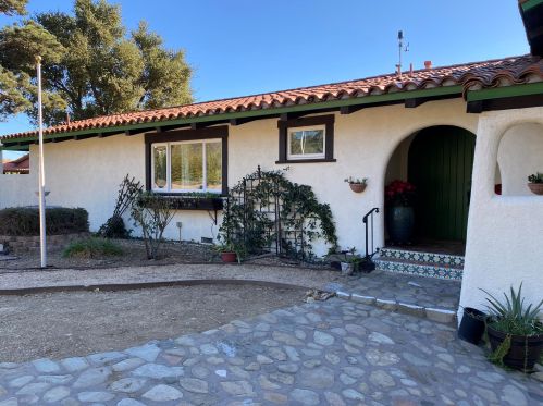 4827 Ogram Rd, Santa Barbara, CA 93105-9732