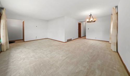 8644 Stolting Rd, Niles IL  60714-1817 exterior