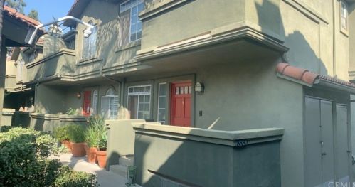 8330 Somerset Ranch Rd, Paramount, CA 90723-8411