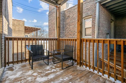 3915 Ainslie St, Chicago IL  60625-6155 exterior