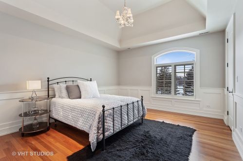 6403 Garfield Ave, Willowbrook IL  60527-5237 exterior