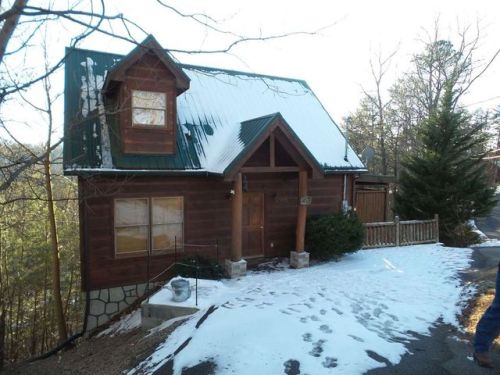 1012 Ski View Ln, Pigeon Forge, TN 37876