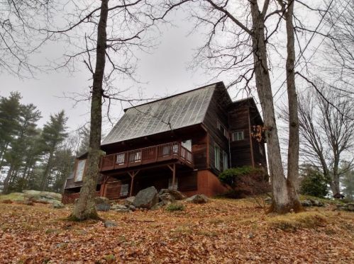 17 Bob White Dr, Kingston, NH 03848-3617