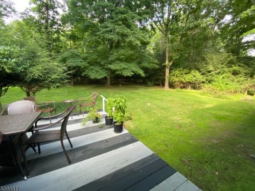9 Carlson Ln, Sparta, NJ 07871-2802