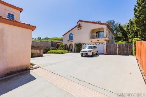 86 Las Flores Dr, Chula Vista CA  91910-1966 exterior