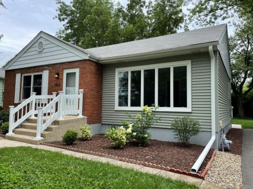 1433 Elizabeth St, Crete, IL 60417-2932