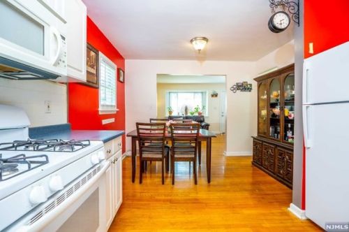 24 Schlosser Dr, Rochelle Park, NJ 07662-3604