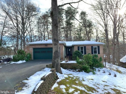 4244 Woodside Dr, Fredericksburg, VA 22407-4840