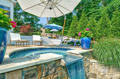 5380 High Point Mnr, Atlanta GA  30342-2000 exterior