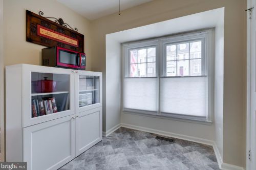 8725 Stone Hill Pl, Springfield VA  22153-1718 exterior