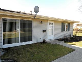 304 Whidah Ct, Schaumburg, IL 60194-4327