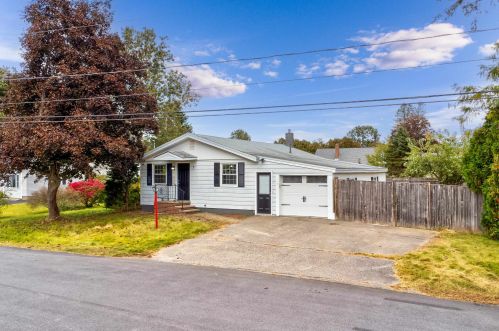 7 Lil Nor Ave, Somersworth, NH 03878-1907