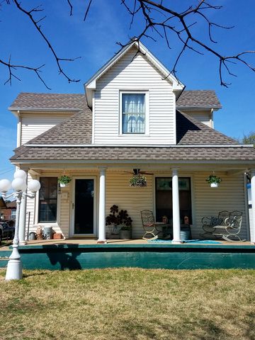 209 9th Ave, Fairview, OK 73737-2201